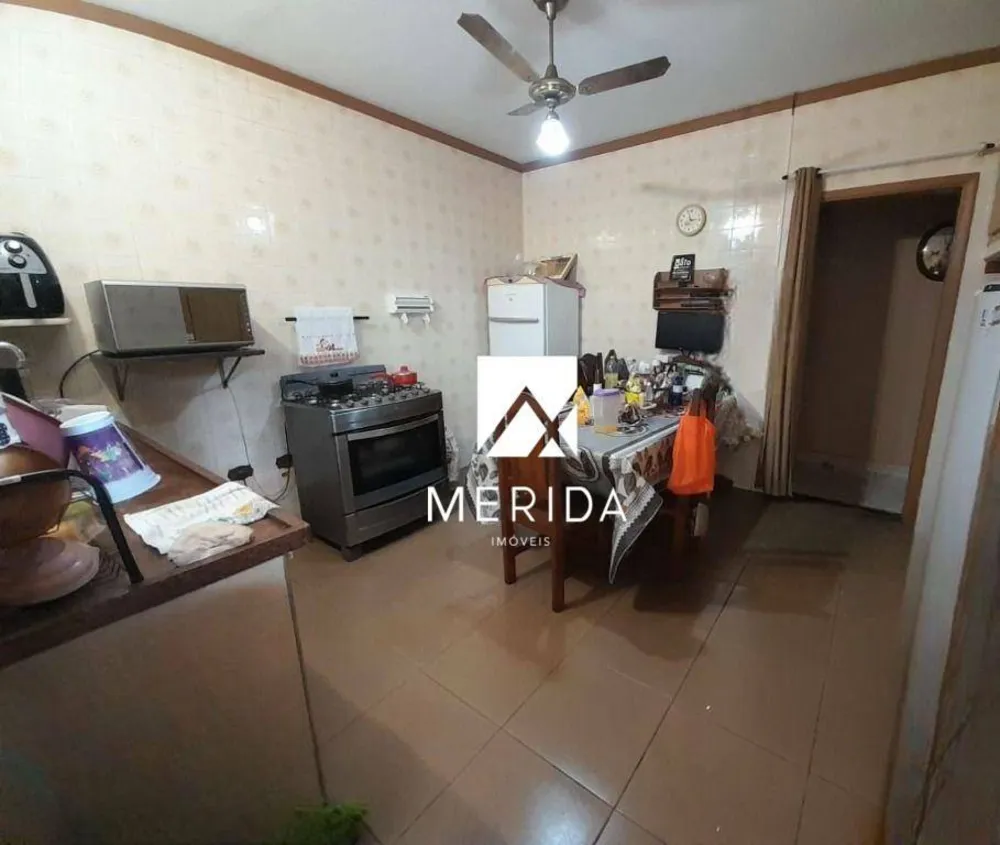 Casa, 3 quartos, 196 m² - Foto 2