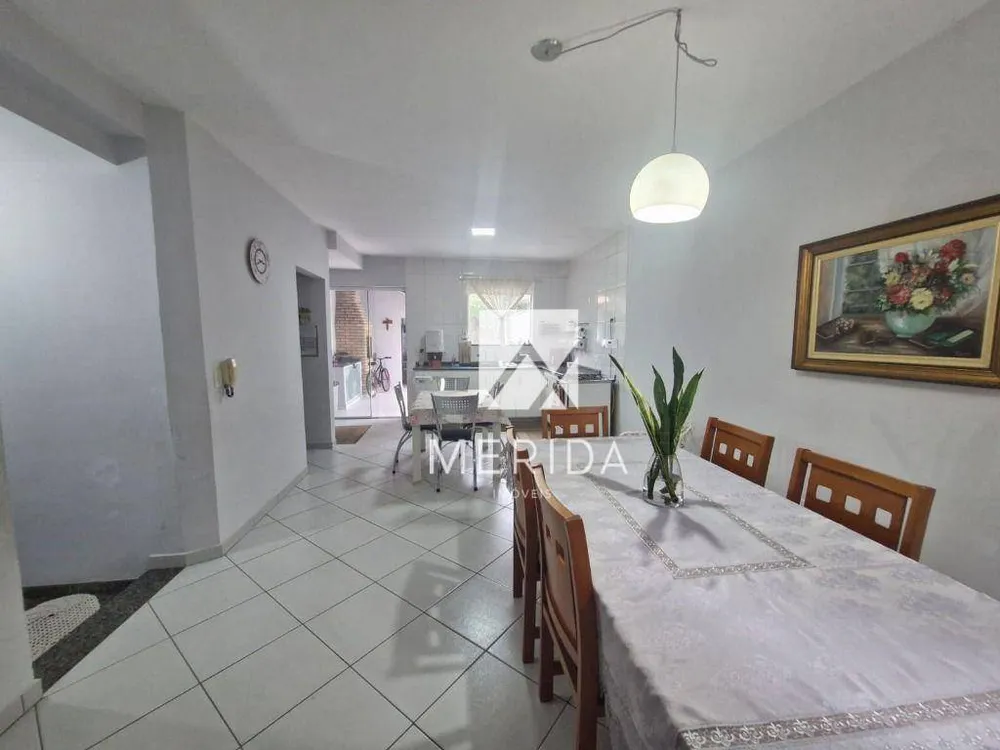 Sobrado, 3 quartos, 196 m² - Foto 2