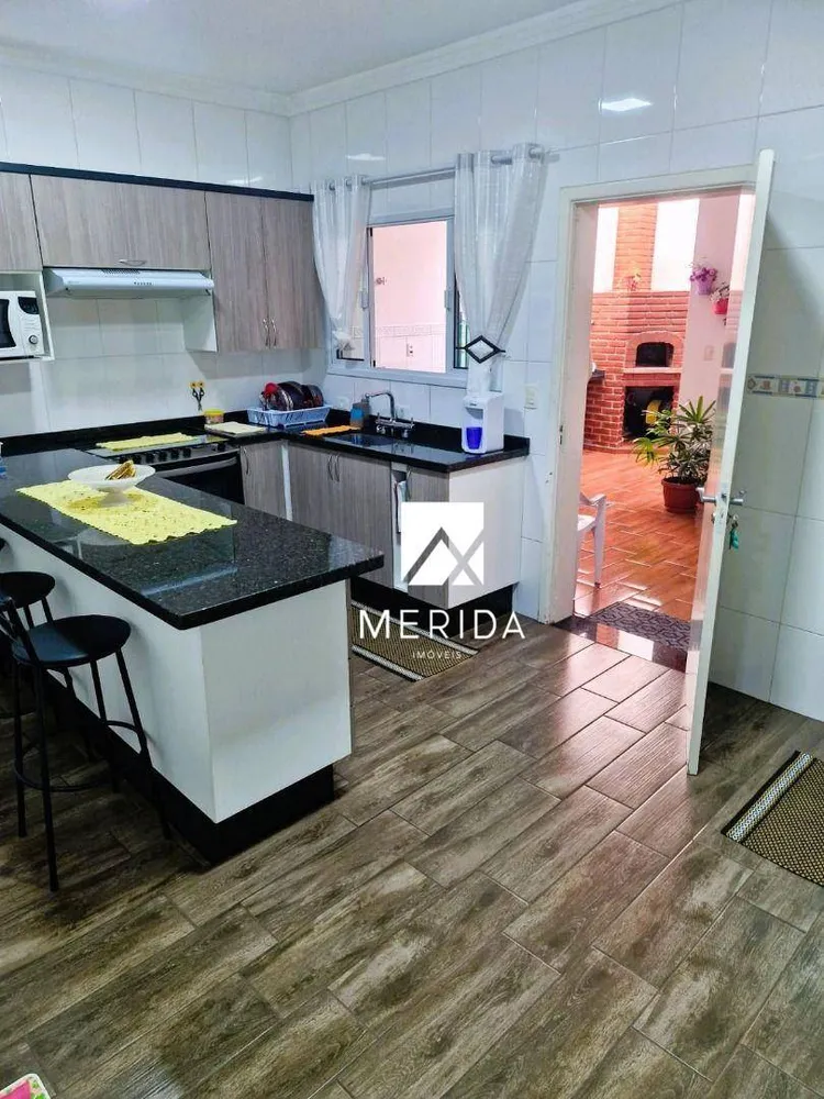 Sobrado, 3 quartos, 238 m² - Foto 2