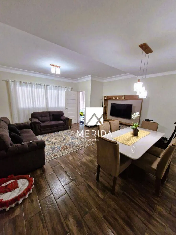Sobrado, 3 quartos, 238 m² - Foto 1