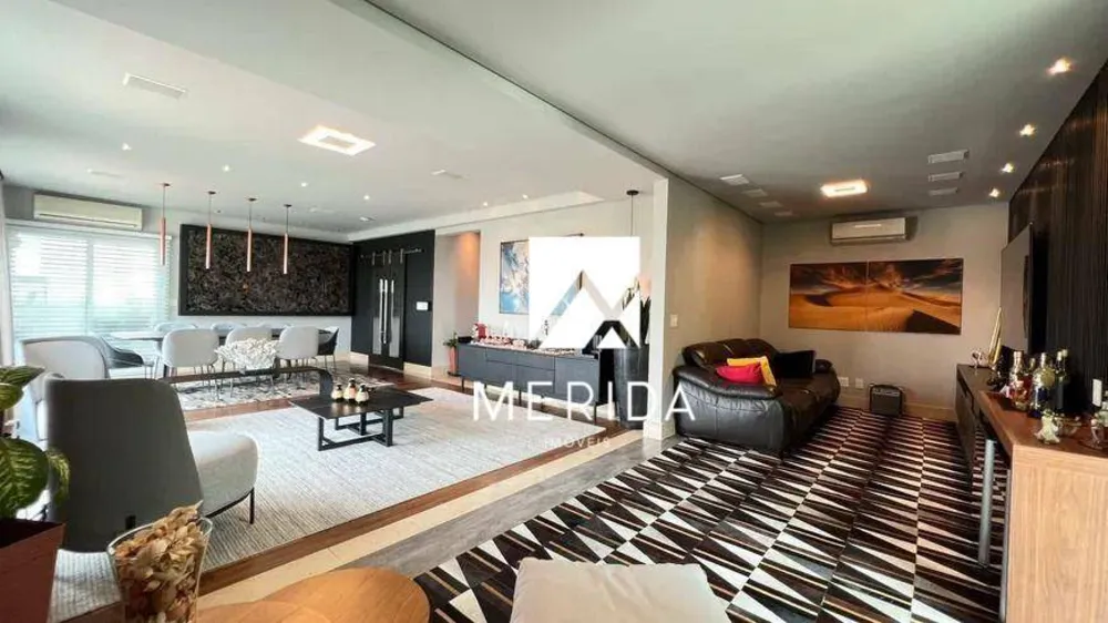 Apartamento, 3 quartos, 248 m² - Foto 1
