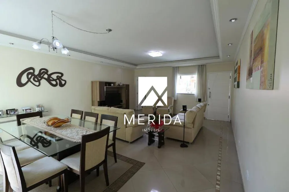 Sobrado, 3 quartos, 250 m² - Foto 1