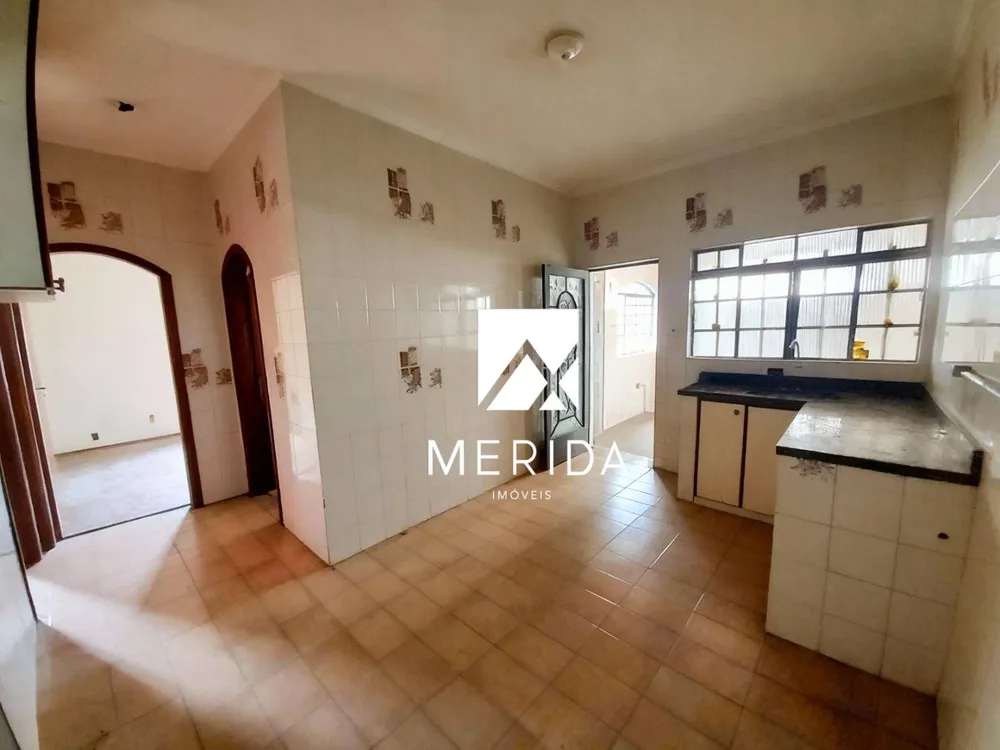 Casa, 5 quartos, 254 m² - Foto 2