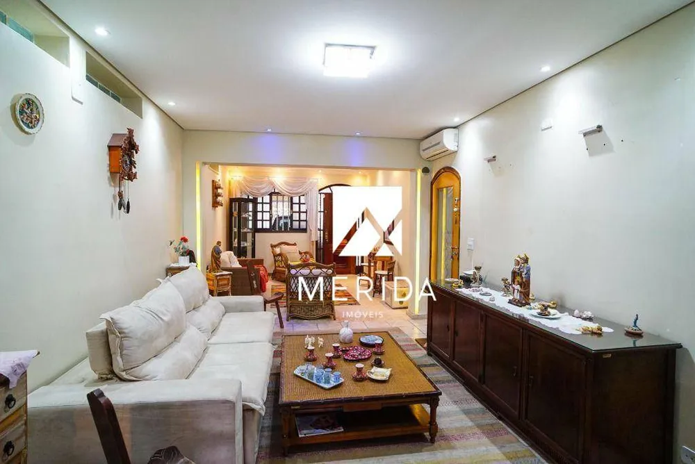 Sobrado, 3 quartos, 200 m² - Foto 1