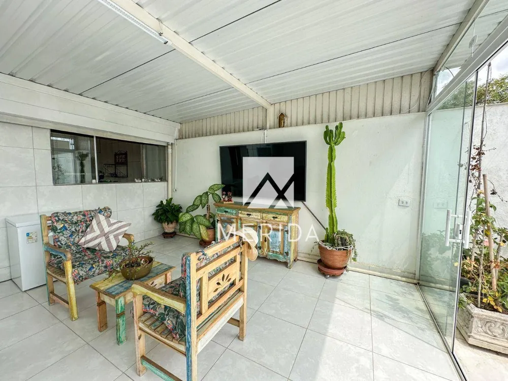 Apartamento, 3 quartos, 220 m² - Foto 1