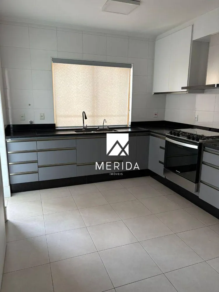 Apartamento, 3 quartos, 200 m² - Foto 1