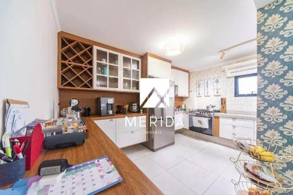 Apartamento, 3 quartos, 214 m² - Foto 2