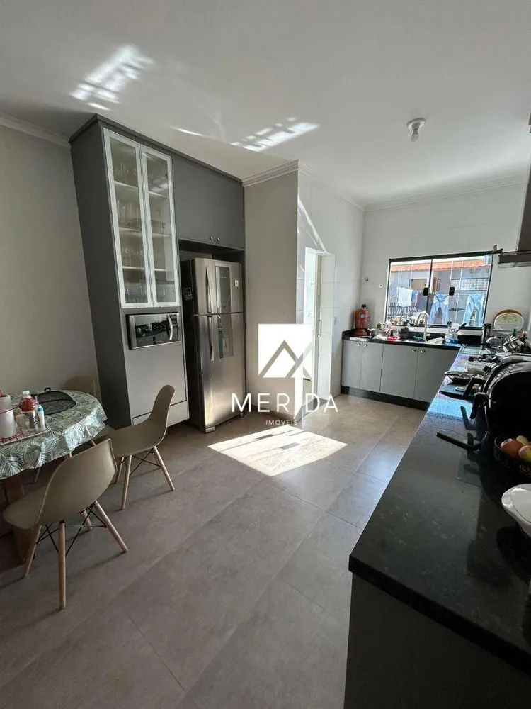 Sobrado, 4 quartos, 250 m² - Foto 2