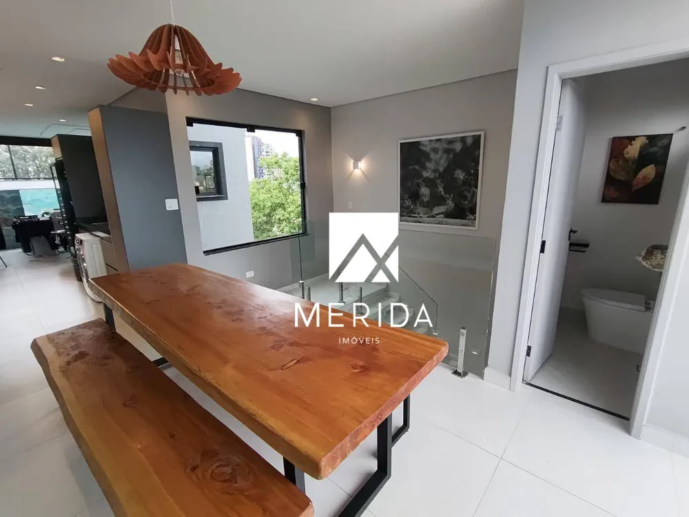 Sobrado, 3 quartos, 300 m² - Foto 1