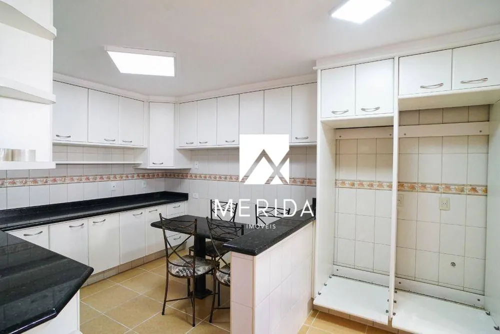 Apartamento, 3 quartos, 200 m² - Foto 1
