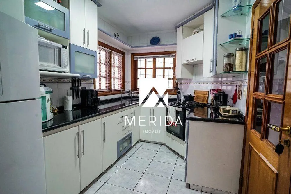 Casa, 3 quartos, 251 m² - Foto 4