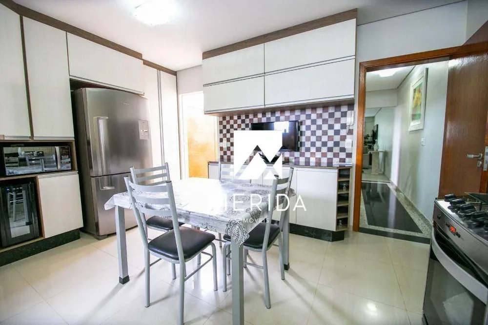 Sobrado, 3 quartos, 216 m² - Foto 8
