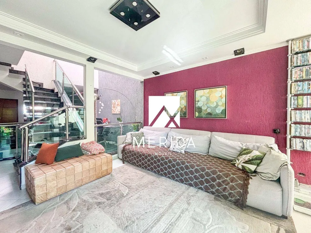Sobrado, 3 quartos, 210 m² - Foto 1