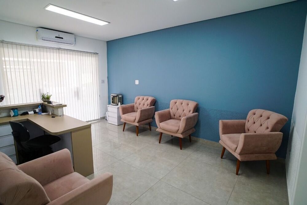Casa à venda com 3 quartos, 225m² - Foto 1