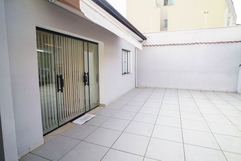 Casa à venda com 3 quartos, 225m² - Foto 15
