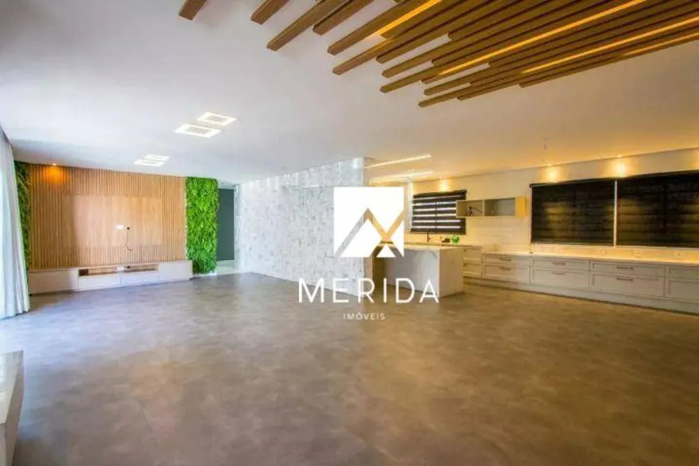 Sobrado, 3 quartos, 477 m² - Foto 1
