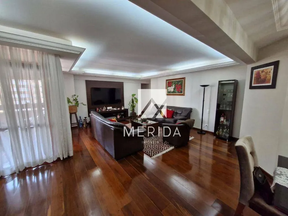 Apartamento, 3 quartos, 175 m² - Foto 1
