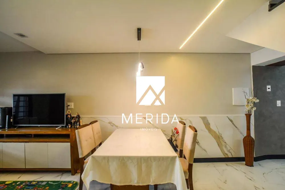 Sobrado, 3 quartos, 211 m² - Foto 1