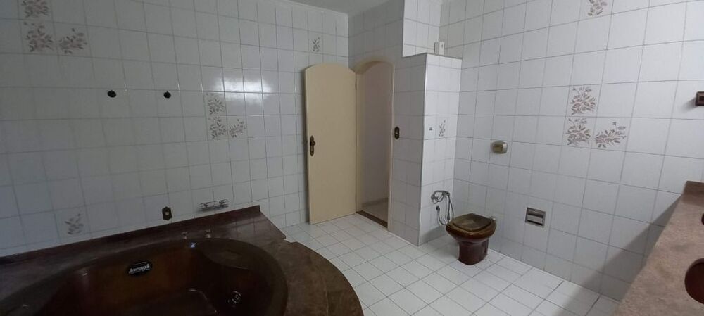 Casa à venda e aluguel com 3 quartos, 345m² - Foto 11