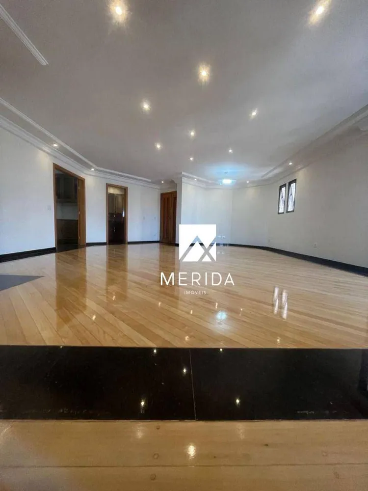 Apartamento, 3 quartos, 207 m² - Foto 1