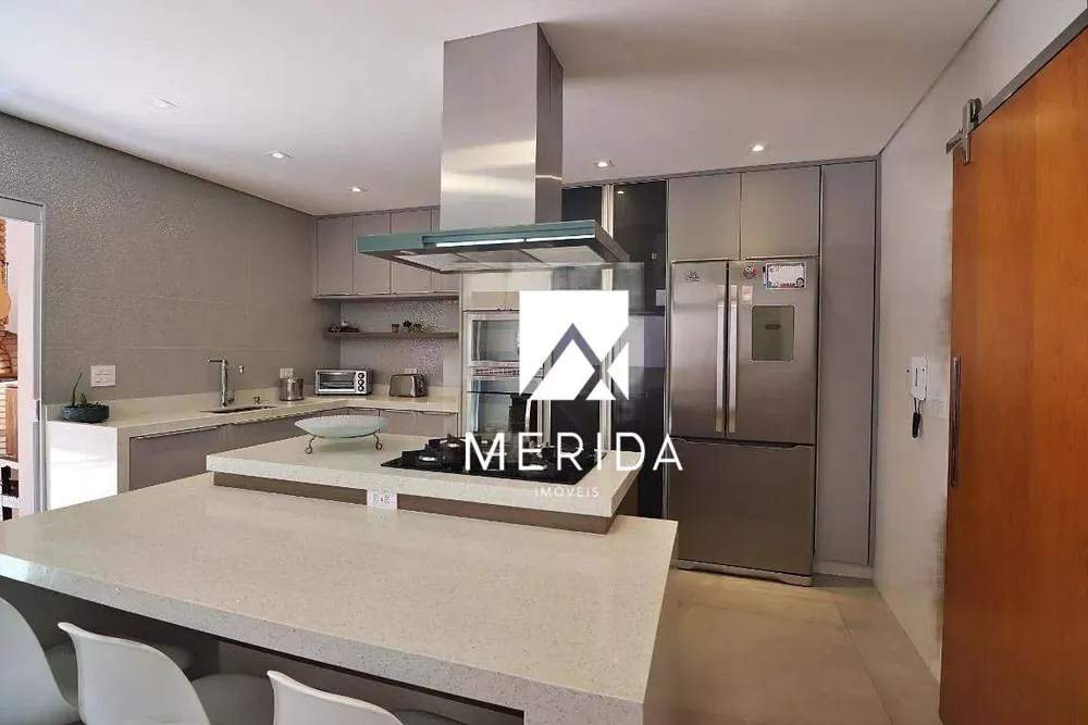 Sobrado, 3 quartos, 316 m² - Foto 2