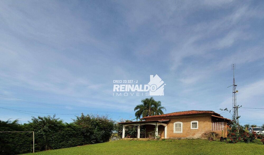 Chácara à venda com 2 quartos, 327m² - Foto 1
