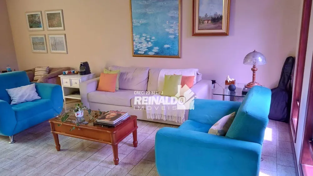 Casa, 3 quartos, 211 m² - Foto 1