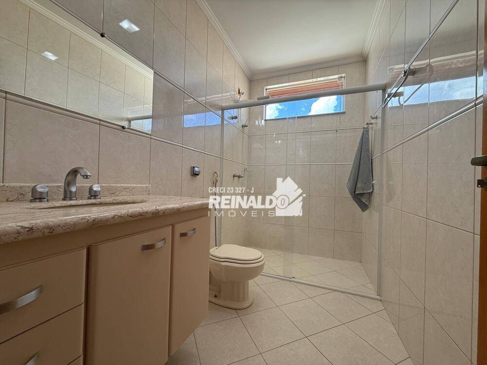 Casa, 4 quartos, 248 m² - Foto 4