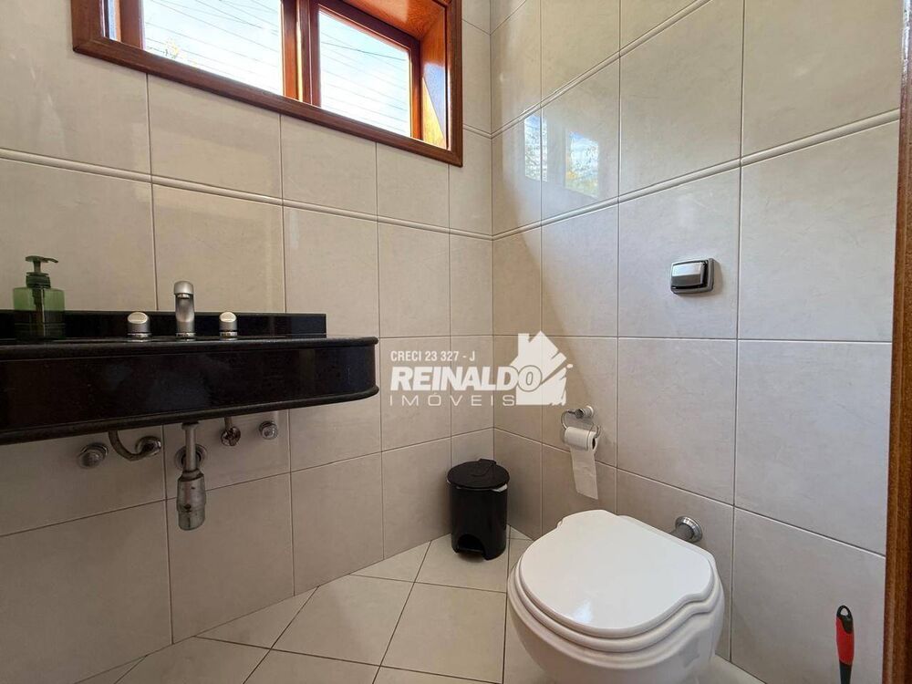 Casa, 4 quartos, 248 m² - Foto 2