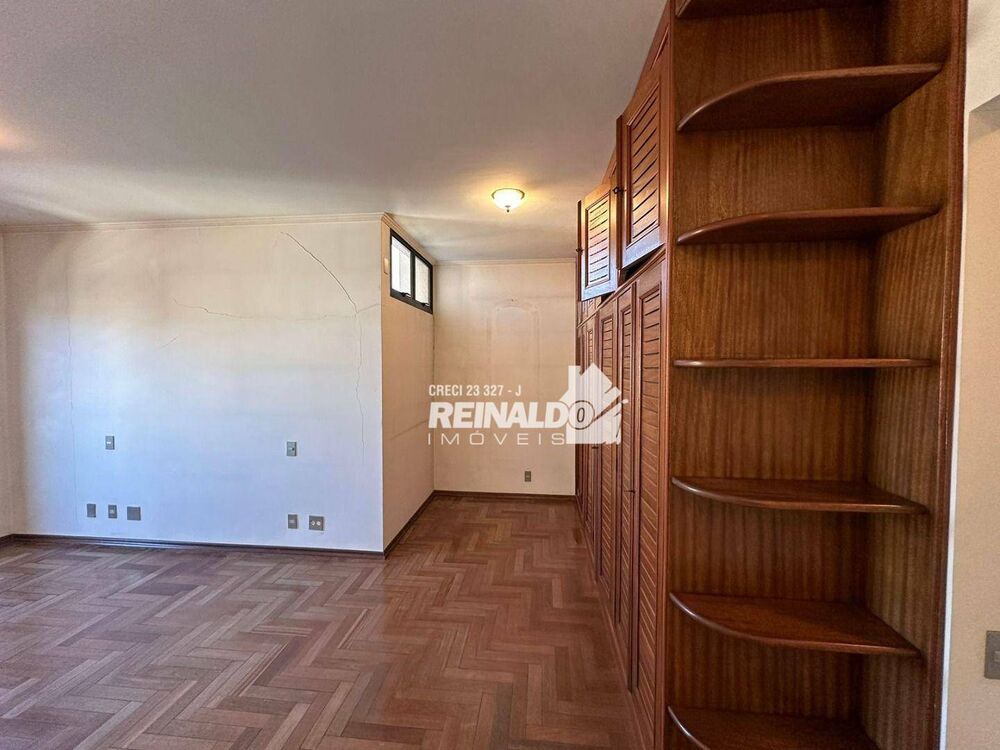 Apartamento à venda com 3 quartos, 200m² - Foto 3