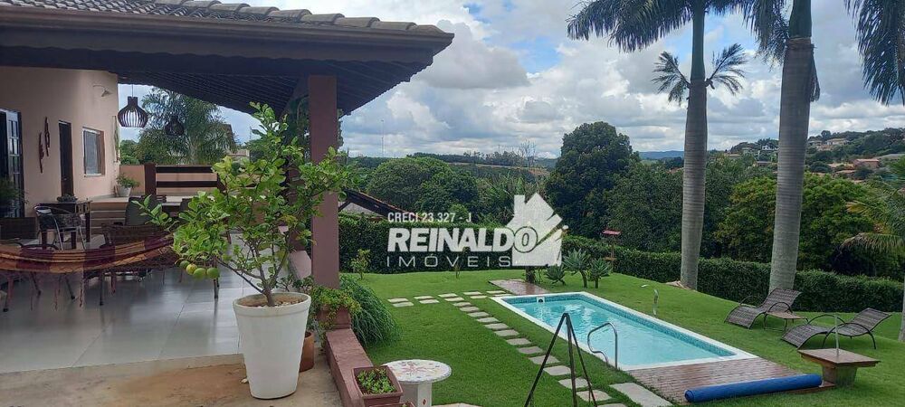 Chácara à venda com 3 quartos, 200m² - Foto 1