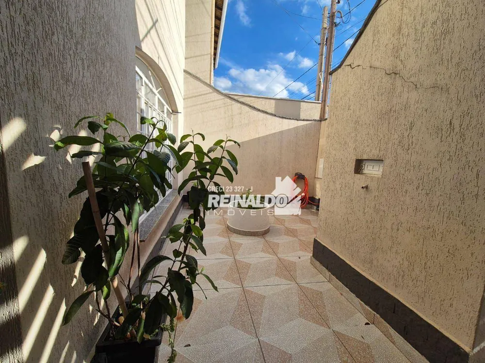 Casa, 3 quartos, 237 m² - Foto 4