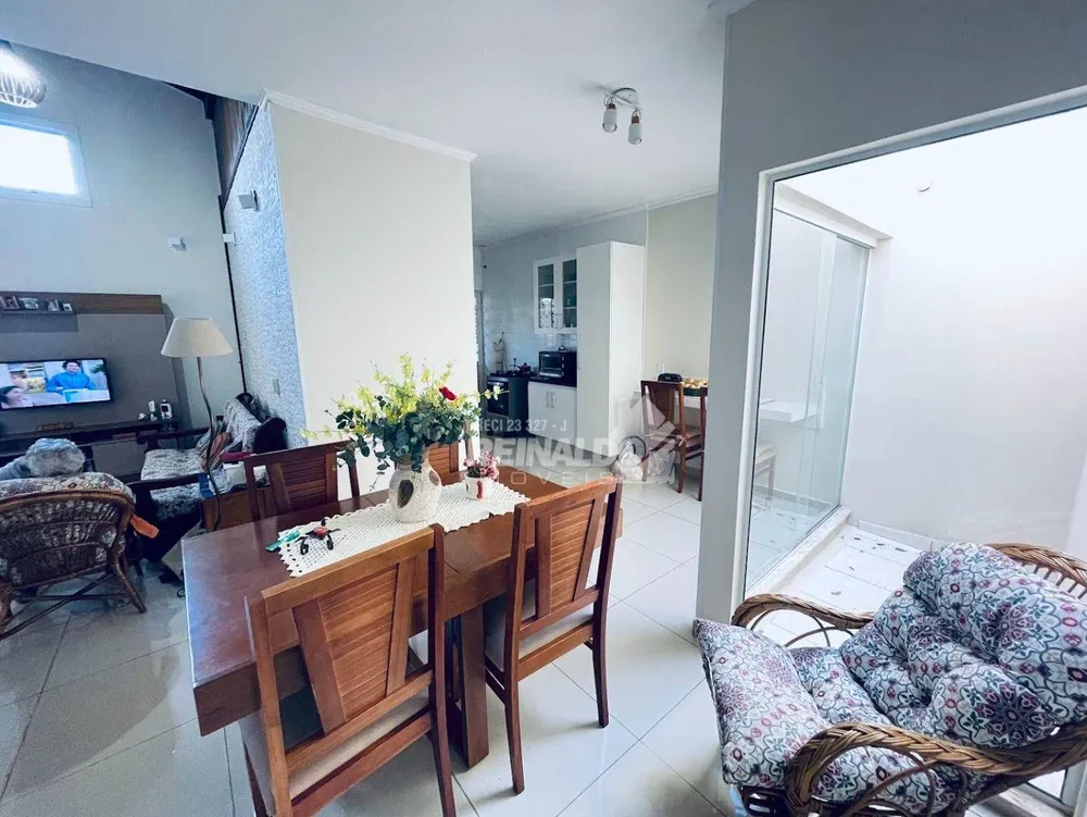 Casa, 3 quartos, 177 m² - Foto 2