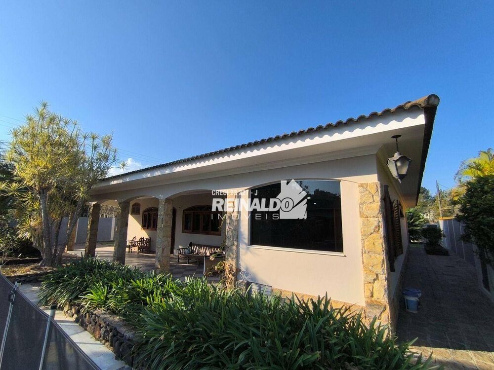 Casa de Condomínio para alugar com 4 quartos, 498m² - Foto 5