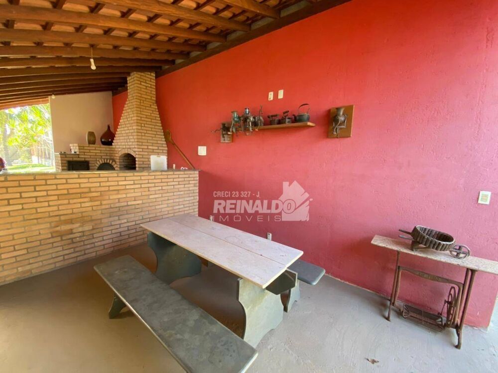 Chácara à venda com 4 quartos, 274m² - Foto 2