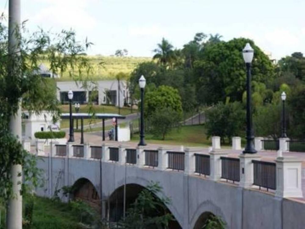 Casa de Condomínio à venda com 3 quartos, 278m² - Foto 2