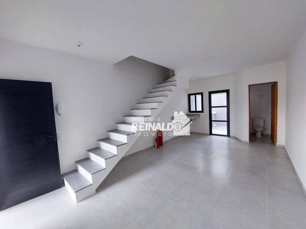 Casa para alugar com 2 quartos, 60m² - Foto 4
