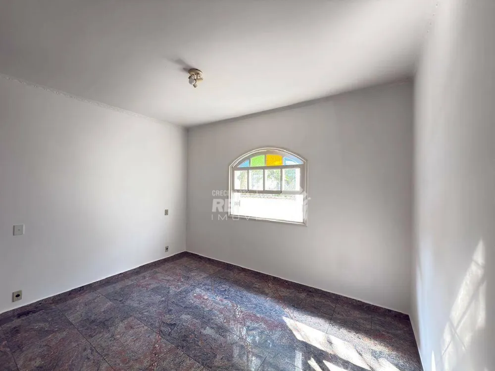 Casa, 3 quartos, 222 m² - Foto 3