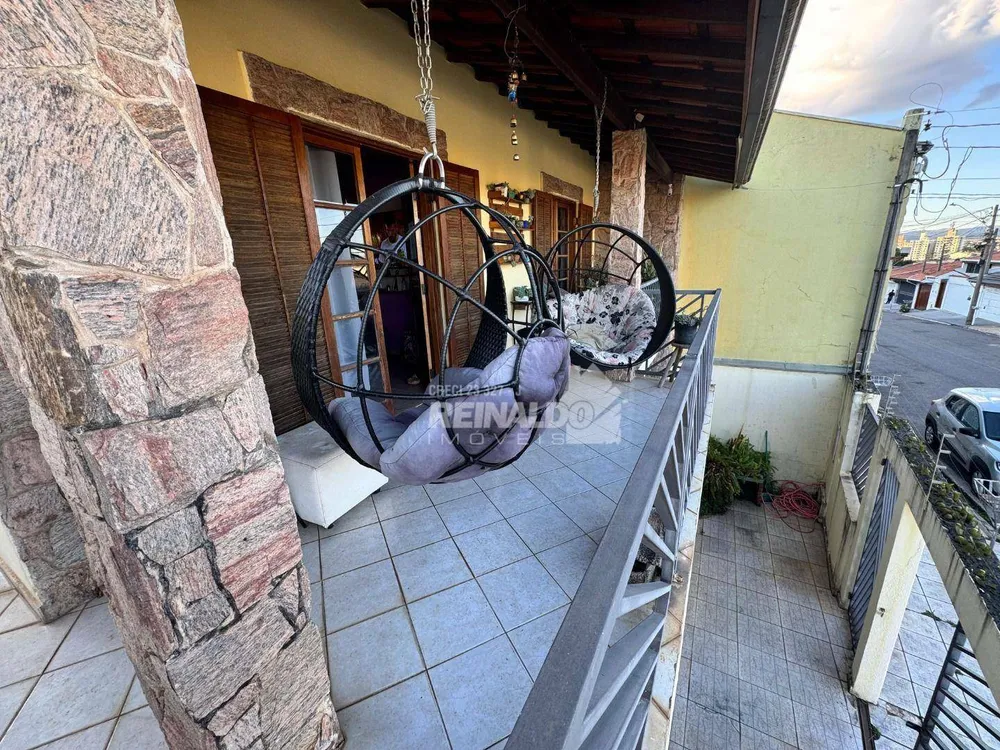 Casa, 3 quartos, 210 m² - Foto 1
