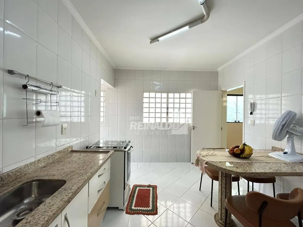 Casa, 3 quartos, 176 m² - Foto 3