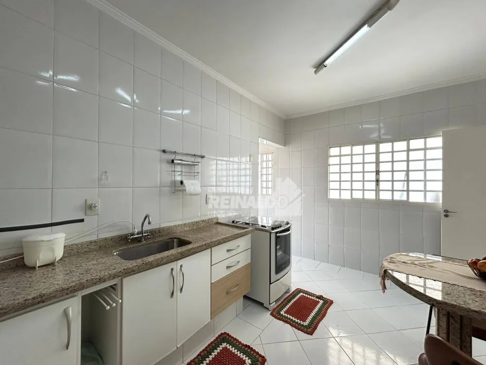 Casa, 3 quartos, 176 m² - Foto 2