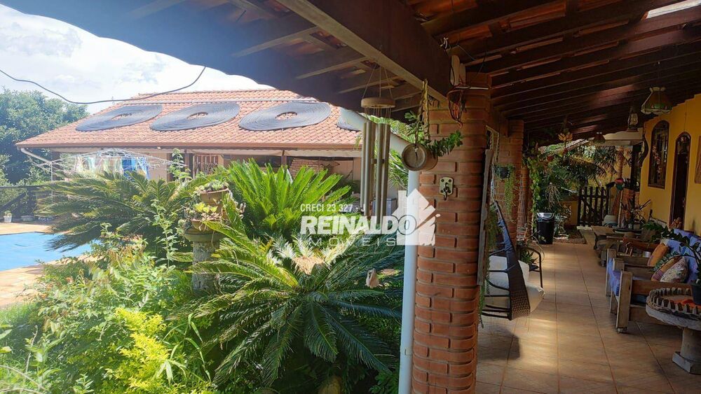 Chácara, 4 quartos, 2440 m² - Foto 1