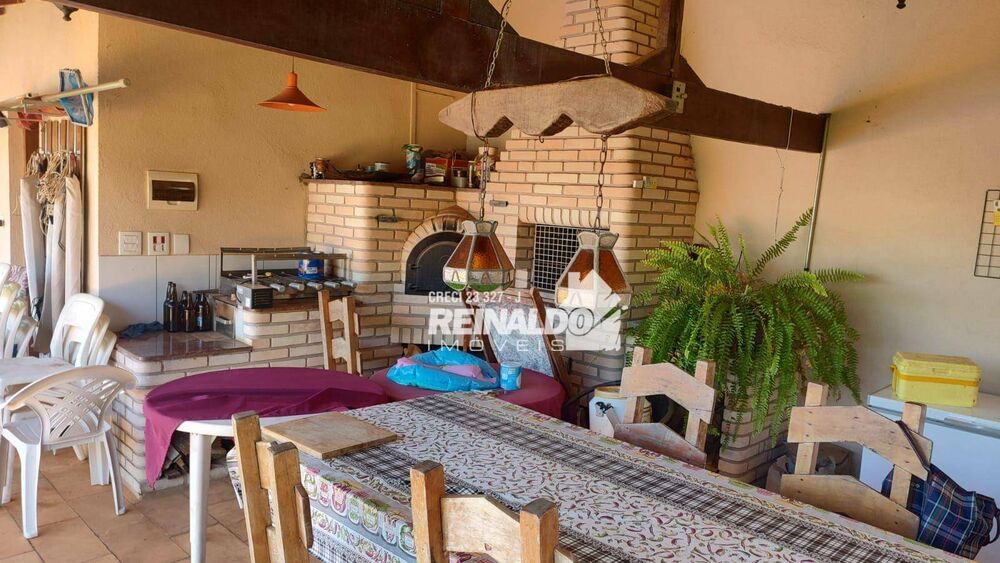 Chácara, 4 quartos, 2440 m² - Foto 2