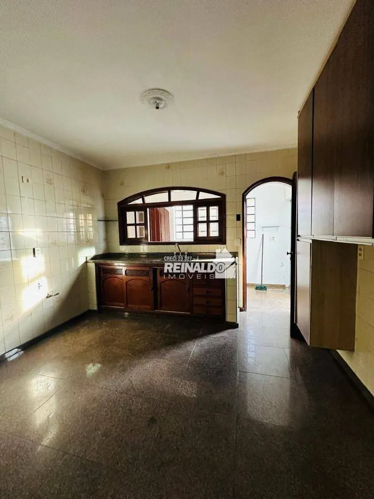 Casa, 3 quartos, 250 m² - Foto 3