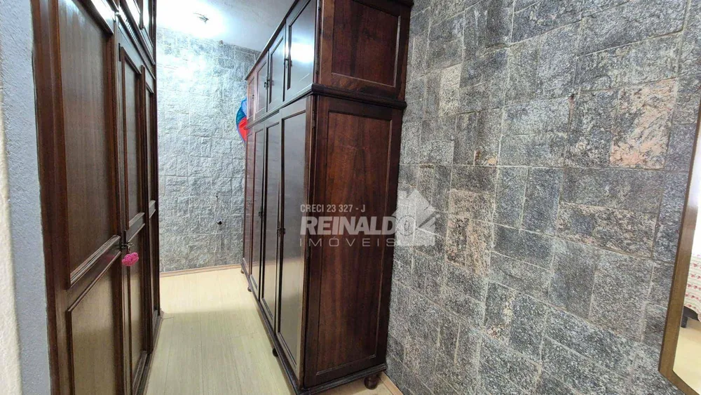 Casa, 3 quartos, 218 m² - Foto 4
