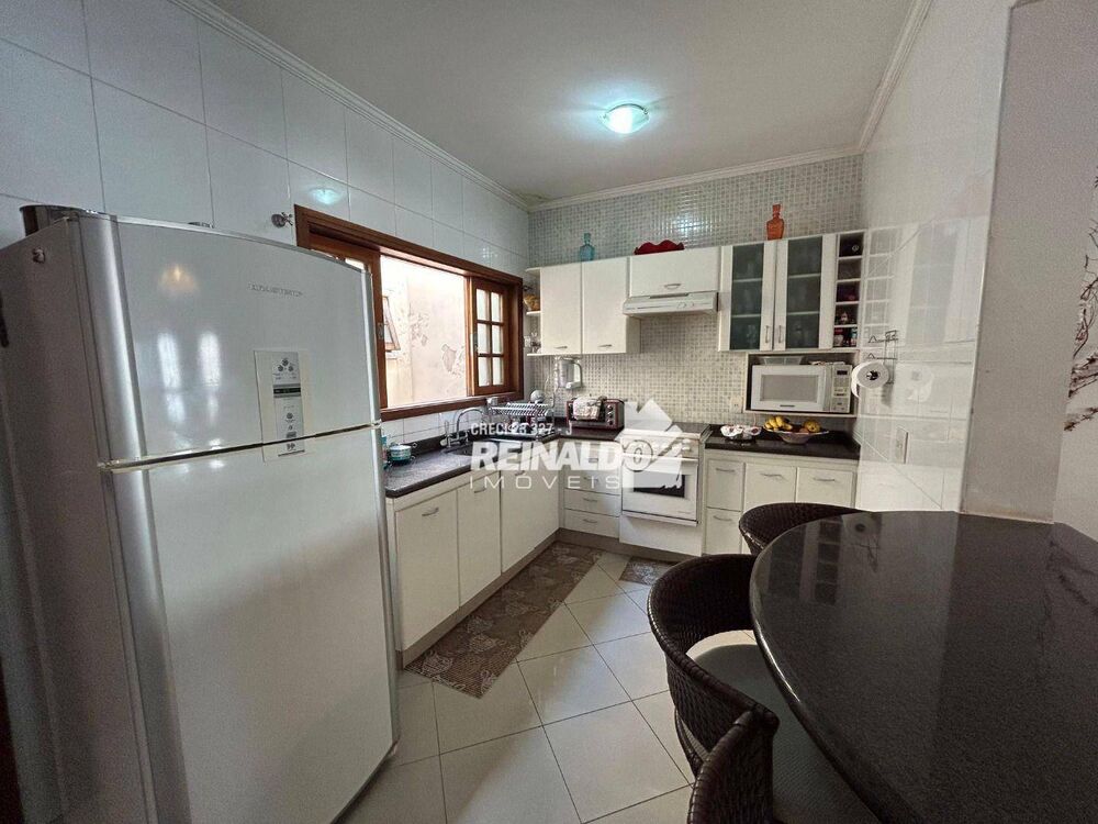Casa, 3 quartos, 247 m² - Foto 8