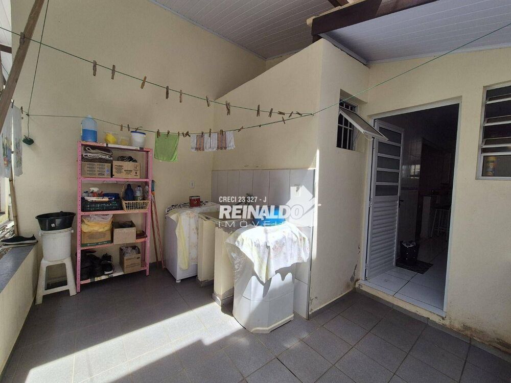 Casa, 3 quartos, 168 m² - Foto 2