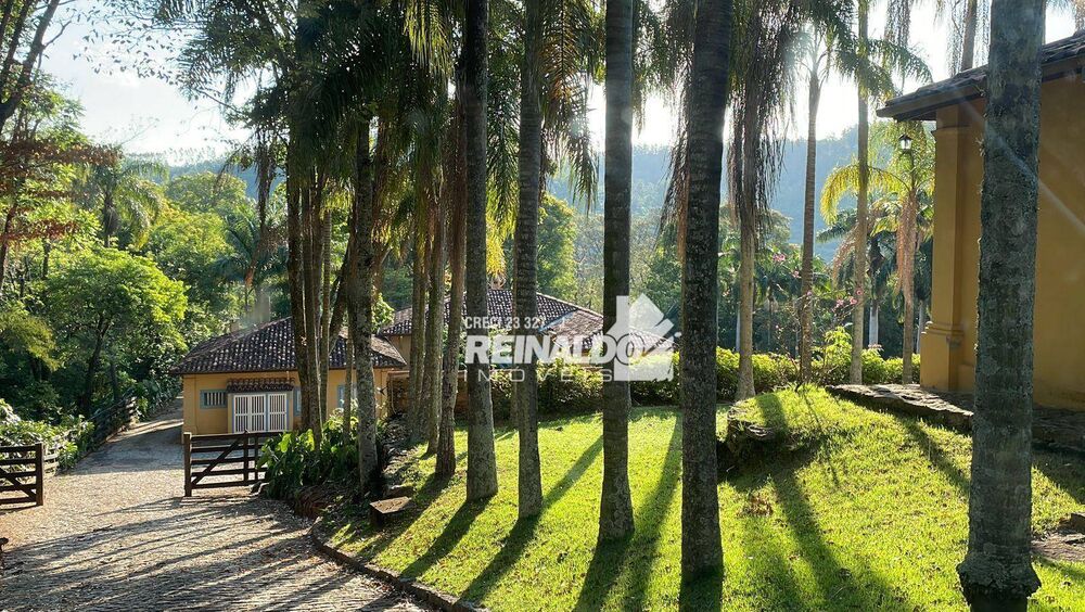 Fazenda à venda com 8 quartos, 2000m² - Foto 1