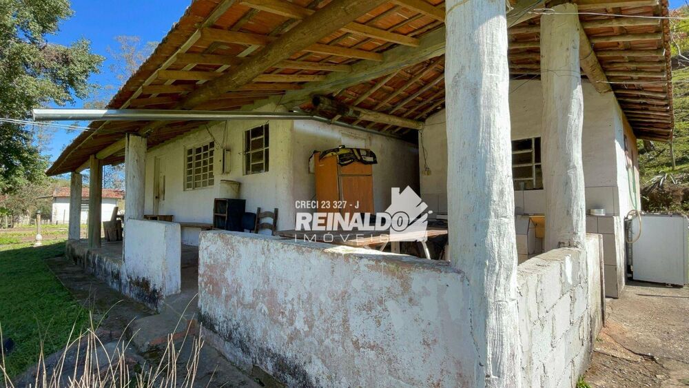 Fazenda à venda com 8 quartos, 900m² - Foto 2