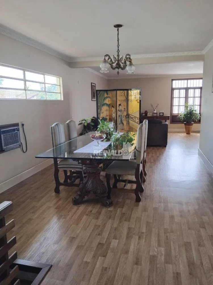 Casa, 5 quartos, 350 m² - Foto 1